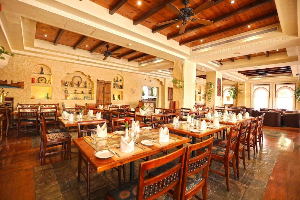 Delmon International Hotel Manama Ngoại thất bức ảnh