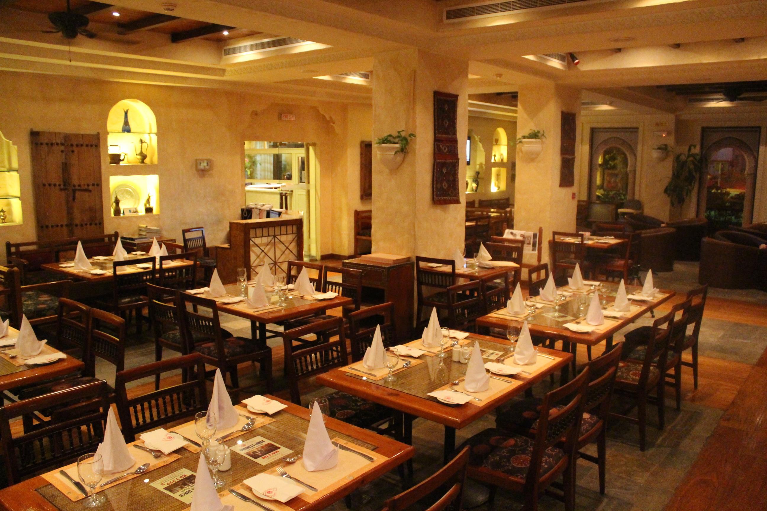 Delmon International Hotel Manama Ngoại thất bức ảnh