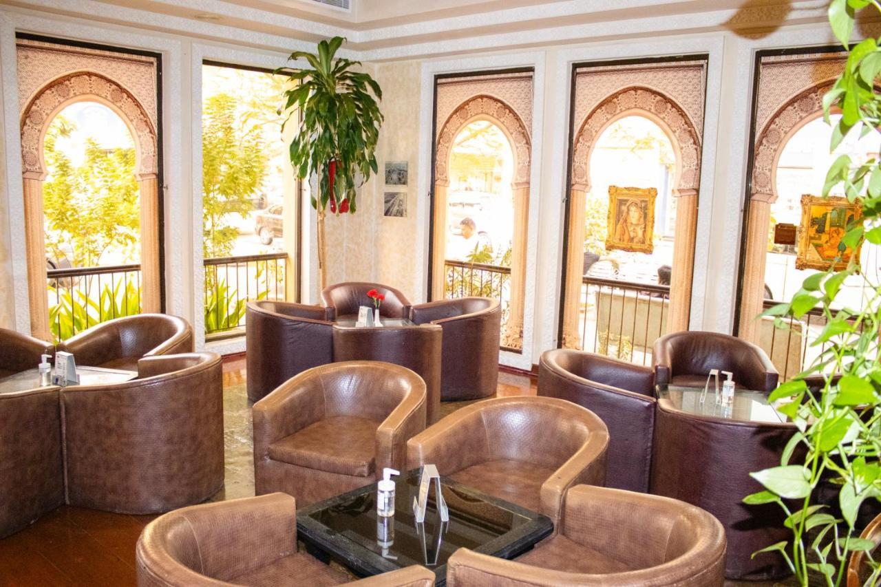 Delmon International Hotel Manama Ngoại thất bức ảnh