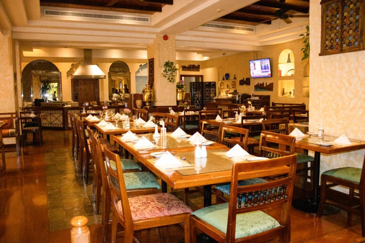 Delmon International Hotel Manama Ngoại thất bức ảnh
