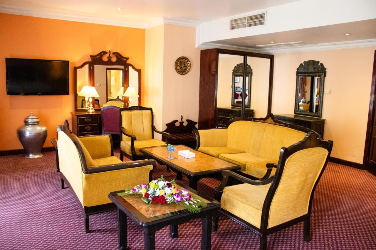 Delmon International Hotel Manama Ngoại thất bức ảnh