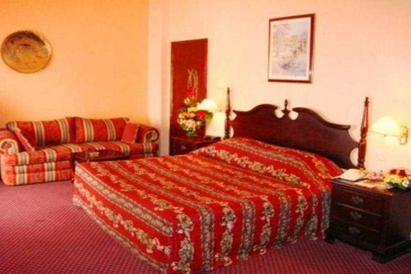 Delmon International Hotel Manama Phòng bức ảnh