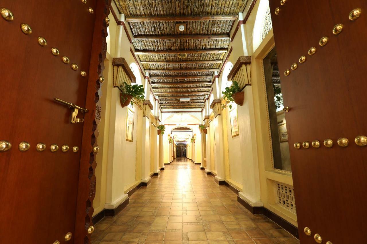 Delmon International Hotel Manama Ngoại thất bức ảnh