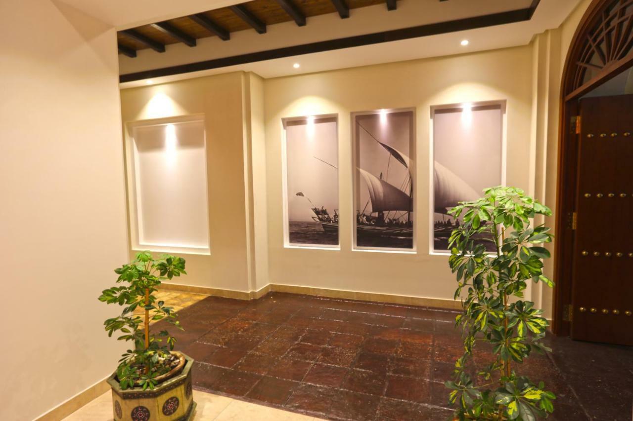 Delmon International Hotel Manama Ngoại thất bức ảnh