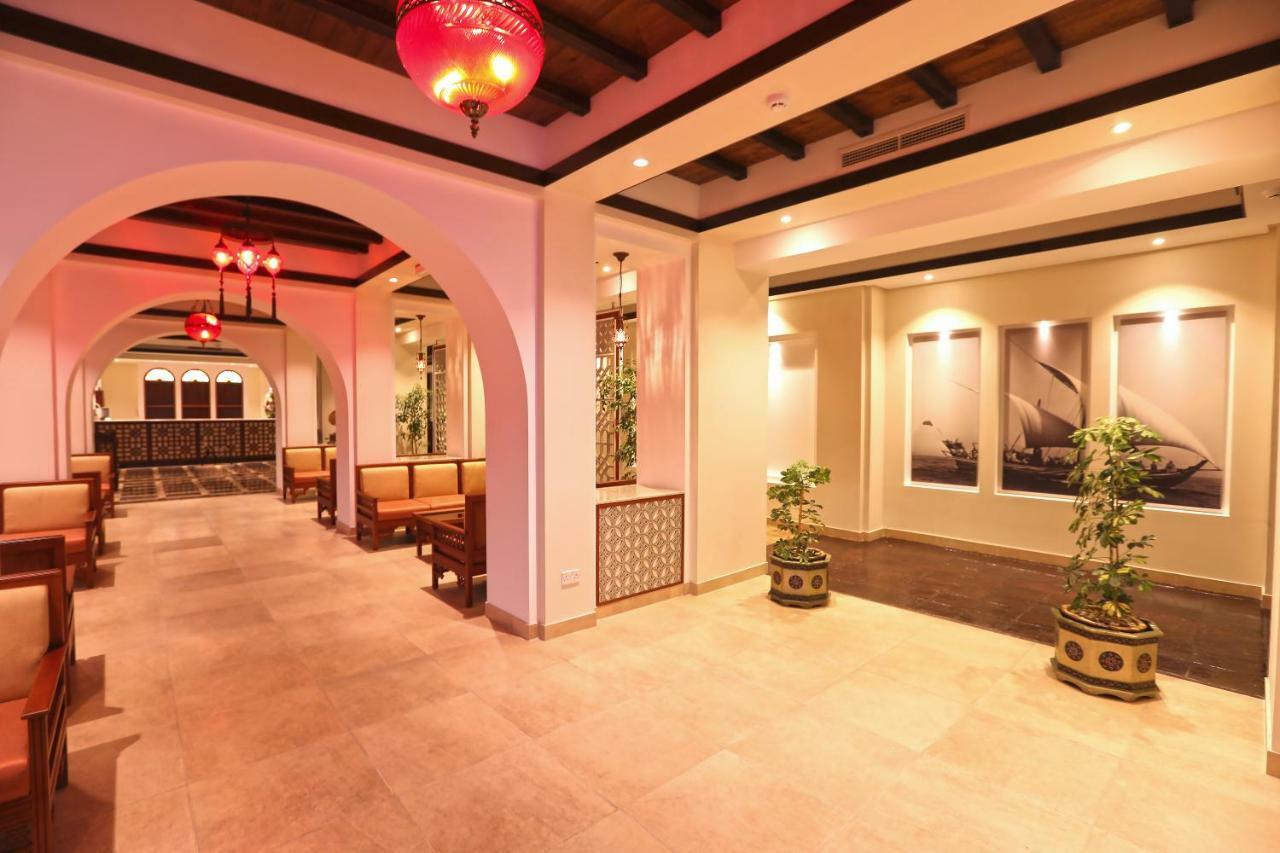 Delmon International Hotel Manama Ngoại thất bức ảnh